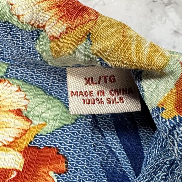 Tommy Bahama Silk Hawaiian Shirts Lot of 2 - Picture 5 of 14